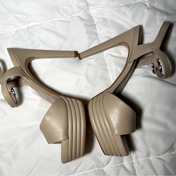 Gianni BINI nude colored platform heels - Picture 8 of 10